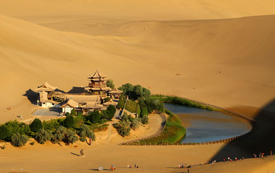 Echo Sand Mountain Park and Crescent Moon Lake - Gansu Travel Guide