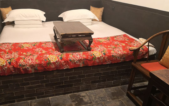 traditionelle chinesische Betten und Dekoration
